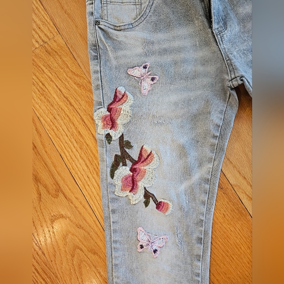 Q2 Unique Denim Jean's, Grey size M - Picture 2 of 6